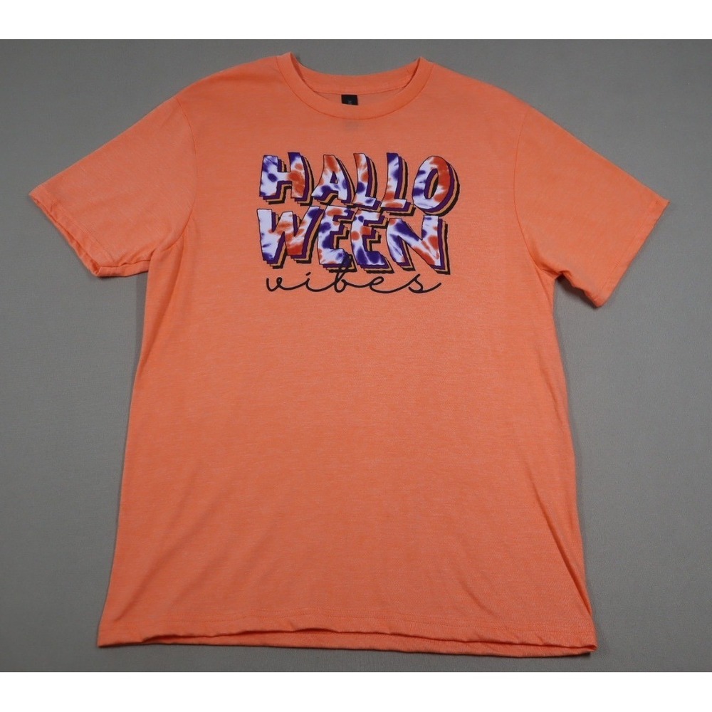 Women's Halloween Vibes Grapic Tee - Size M